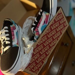 BRAND NEW VANS